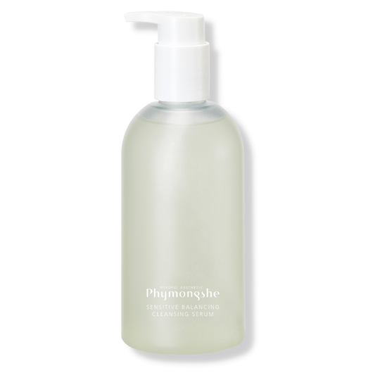 SENSITIVE BALANCING CLEANSING SERUM <br> Ultramilder schaumfreier Serum-Gesichtsreiniger mit Extrakten aus Wüstenrosen & Kokos