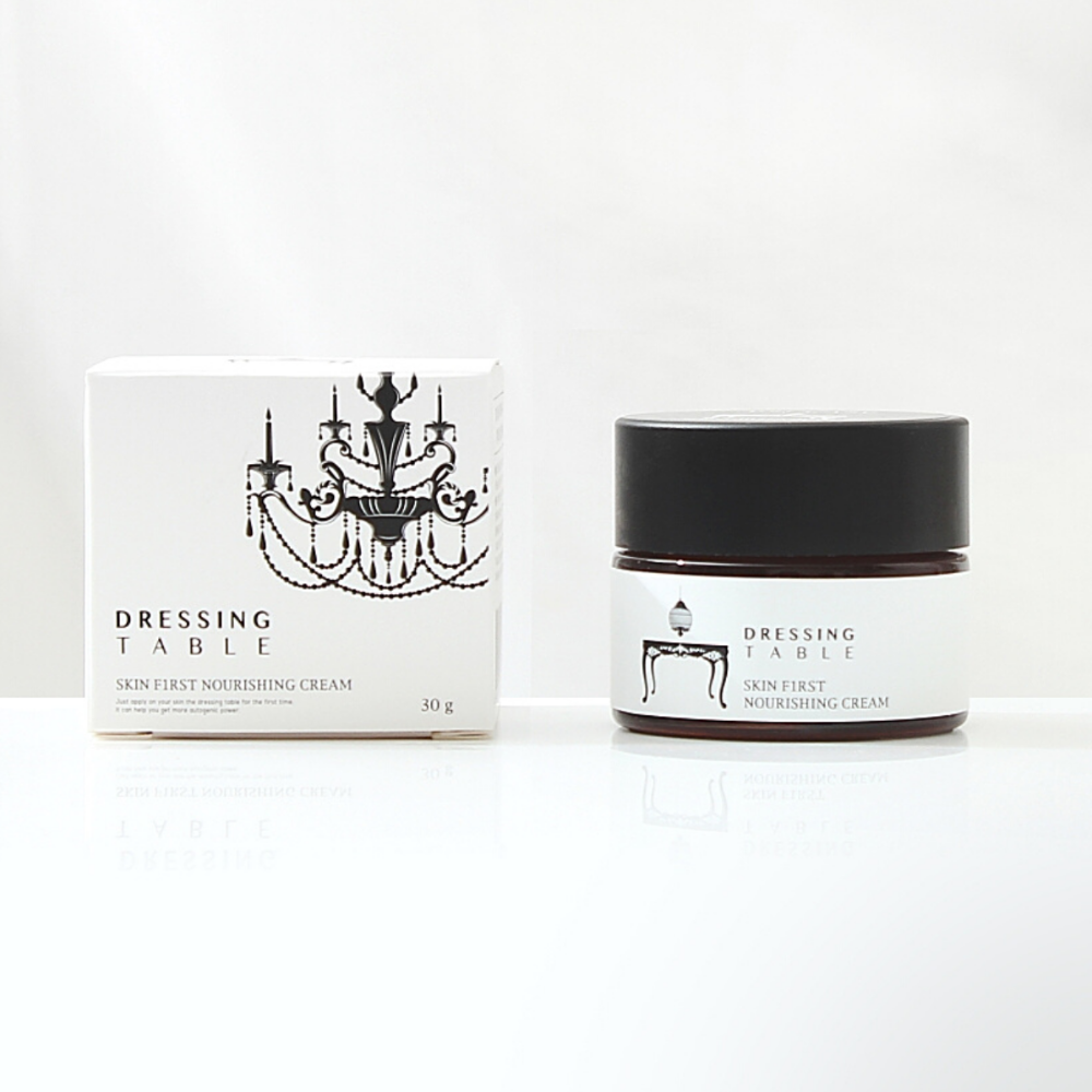 SKIN-FIRST NOURISHING CREAM <br>Festigende & aufbauende 24H Pflege mit Perlen Fermenten, Silberrohr Fermenten & Extrakt aus japanischen Kamelien-Shishi Cherie