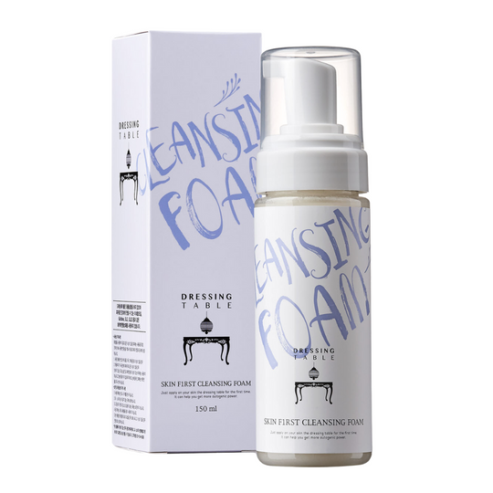 SKIN-FIRST CLEANSING FOAM <br>Hautverfeinernder Detox-Reinigungsschaum auf Basis von Kokosnuss Tensiden