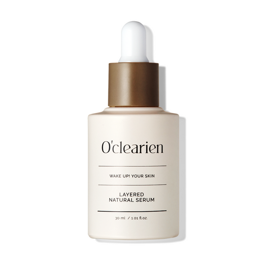 LAYERED NATURAL SERUM <br>Aufbauendes & Anti-Aging Serum mit Squalan, Hyaluronsäure, Niacinamid, Adenosine & Extrakten aus Akebie und Centella Asiatica