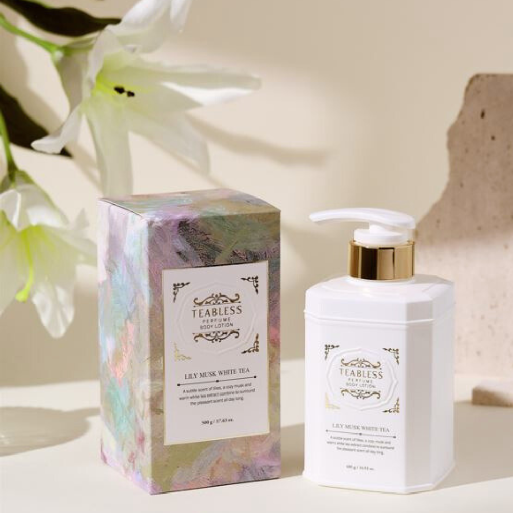 LILY MUSK WHITE TEA PERFUME BODY LOTION - Regenerierende Parfüm-Körperpflege mit Ceramiden, Lipiden & Fermenten aus Echinacea & Weissem Tee (Maiglöckchen, Puder & Moschus Duft)_Shishi Chérie 3