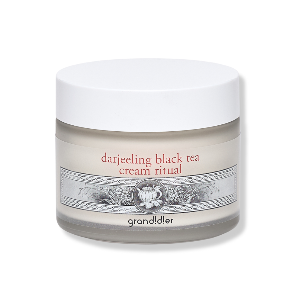DARJEELING BLACK TEA CREAM RITUAL - Hautfestigende 24H Gesichtspflege mit bioaktivem Darjeeling-Tee Ferment, Ceramide & Beta-Glucan_Shishi Chérie 1