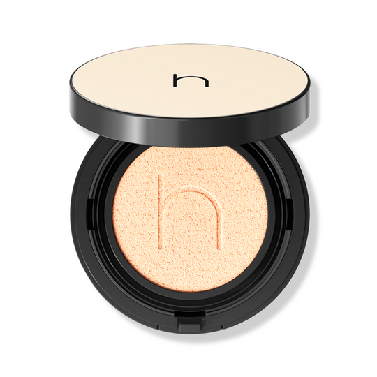 AQUA GLOW ZERO FIT CUSHION SPF50+/ PA++++ <br>Perfektionierendes Serum Make-up mit "Waterless Beauty" Formel für bessere Hautverträglichkeit & intensive Hydration (Farbe 01 Pure für sehr helle Hauttypen)