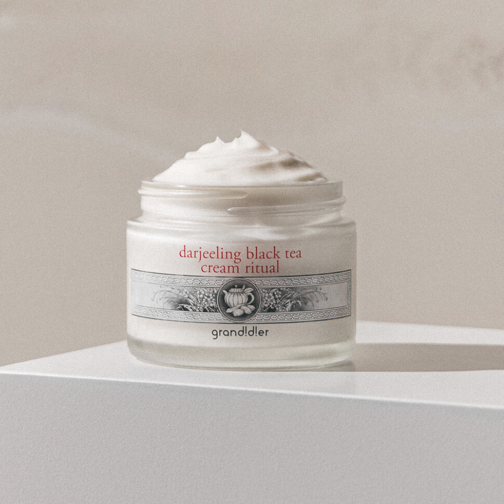 DARJEELING BLACK TEA CREAM RITUAL - Hautfestigende 24H Gesichtspflege mit bioaktivem Darjeeling-Tee Ferment, Ceramide & Beta-Glucan_Shishi Chérie 2