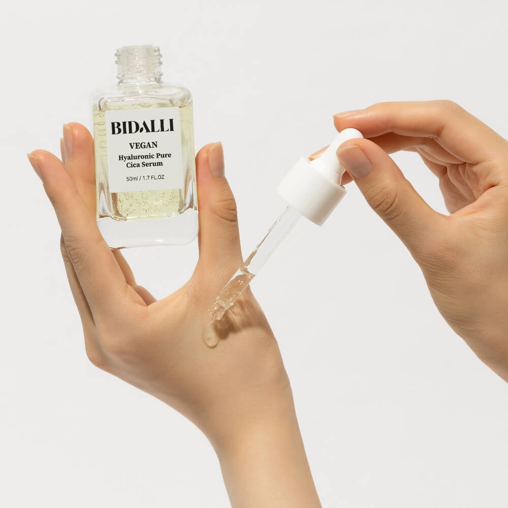 VEGAN HYALURONIC PURE CICA SERUM<br>Intensiv hydrierendes SOS-Serum mit 4 Arten von Hyaluronsäure, Cica, Multi-Ceramiden & Panthenol-Shishi Cherie